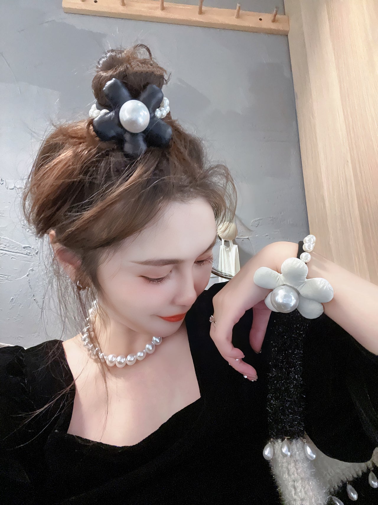 Yolande Lécuyer Handmade Flower Ponytail Holder Scrunchie Pearl  Beads E36