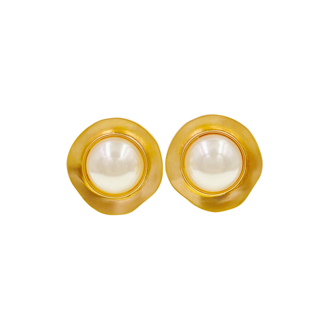 Hepburn Grace · Vintage Pearl Earrings