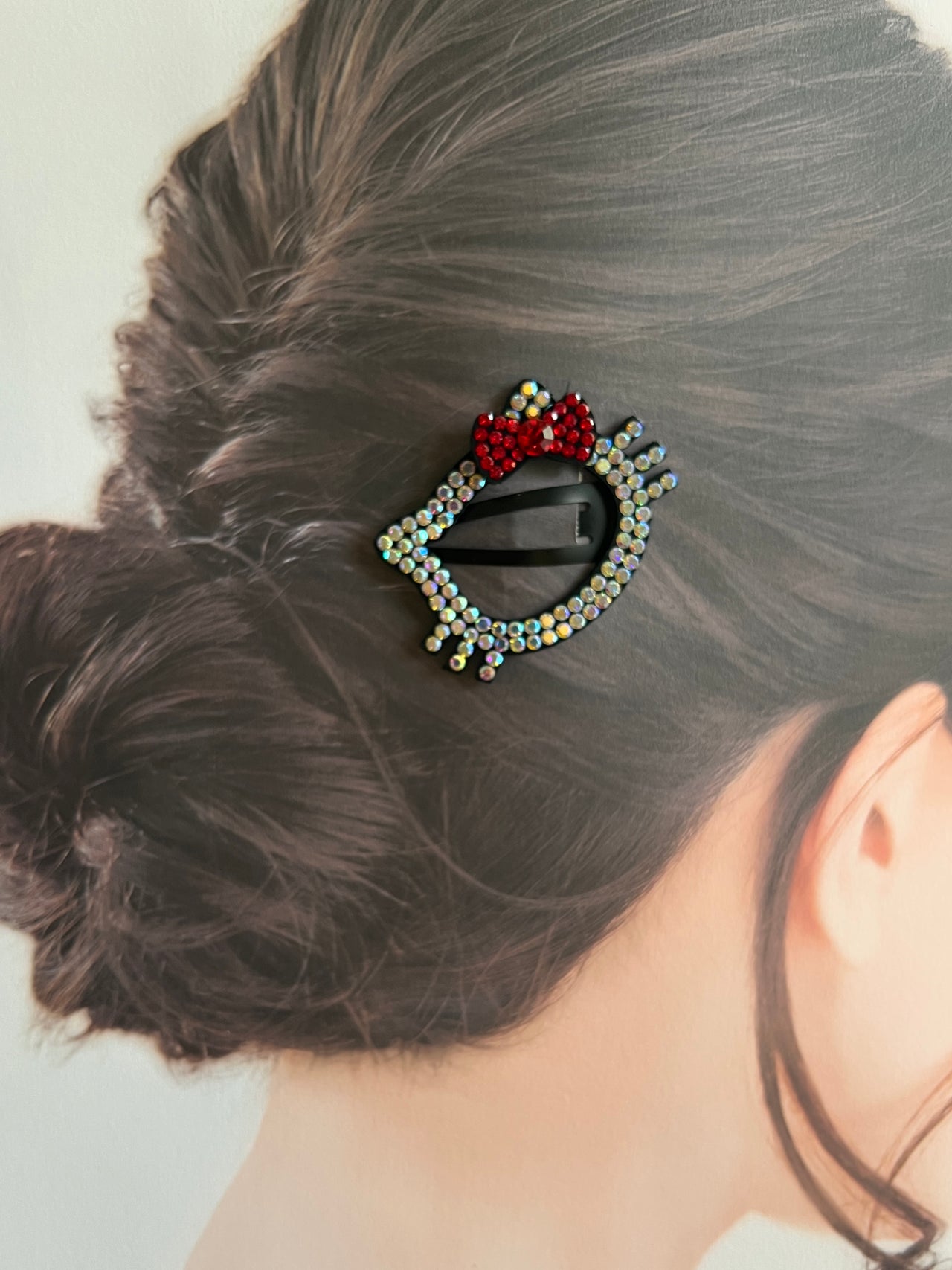 Kitty Brillant · Ruby Gleam Click-Clack Clip
