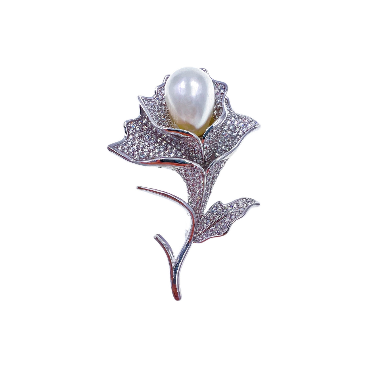 Éclose de Lumière Pearl Brooch